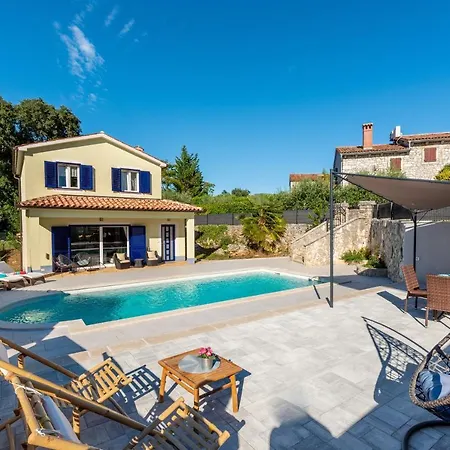 Rose Villa